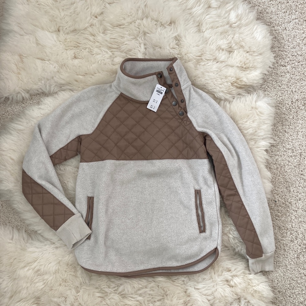 NWT abercrombie cream asymmetrical snap up fleece